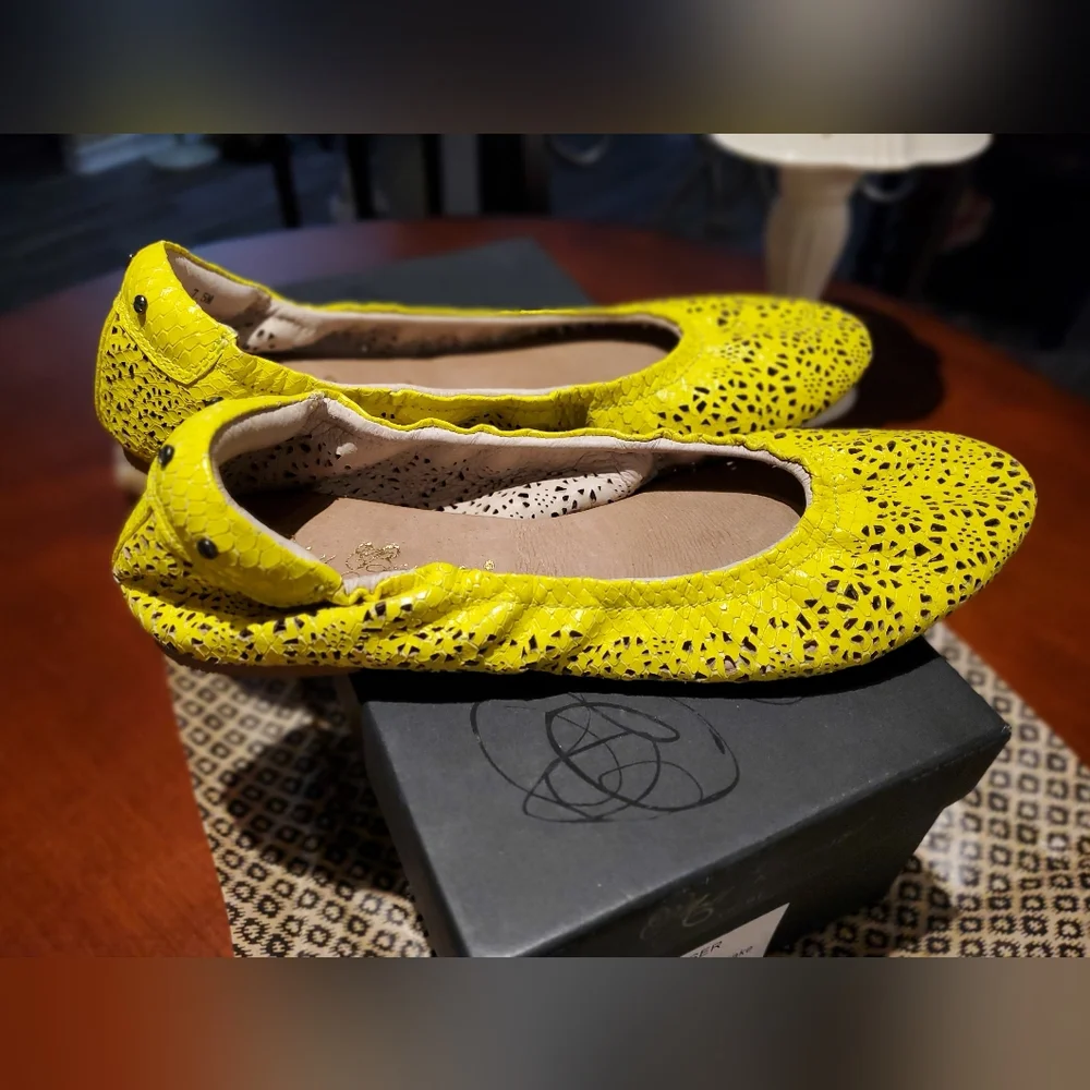 Matt Bernson Waverly Laser Leather Flats size 7.5 NIB - Picture 9 of 10